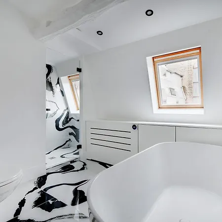 Líbere Haussmann Apartment